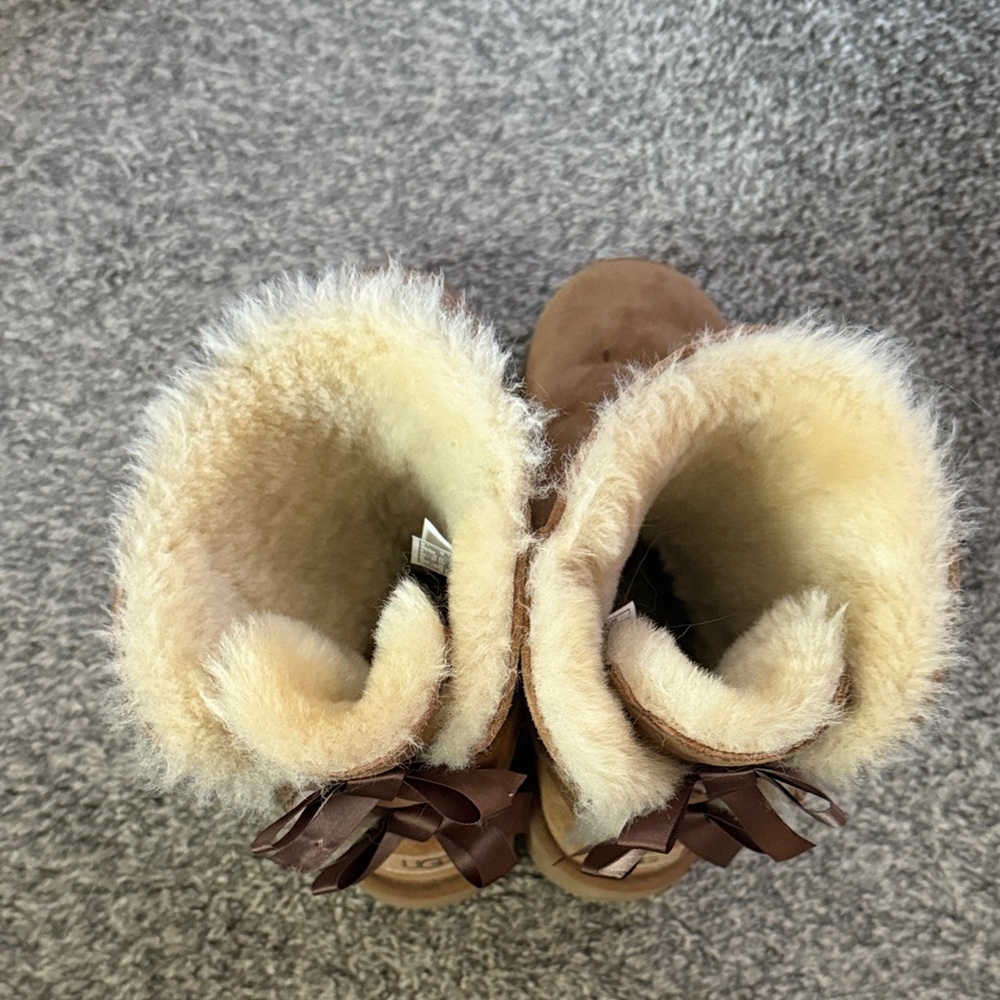 UGG Bailey bow boots - Picture 6 of 7